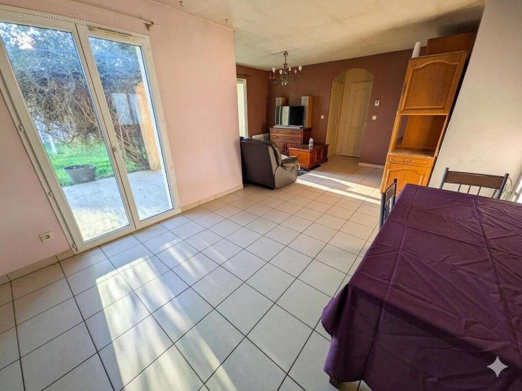 Maison 90 m² à Saint-Rambert-D'albon  - photo 2