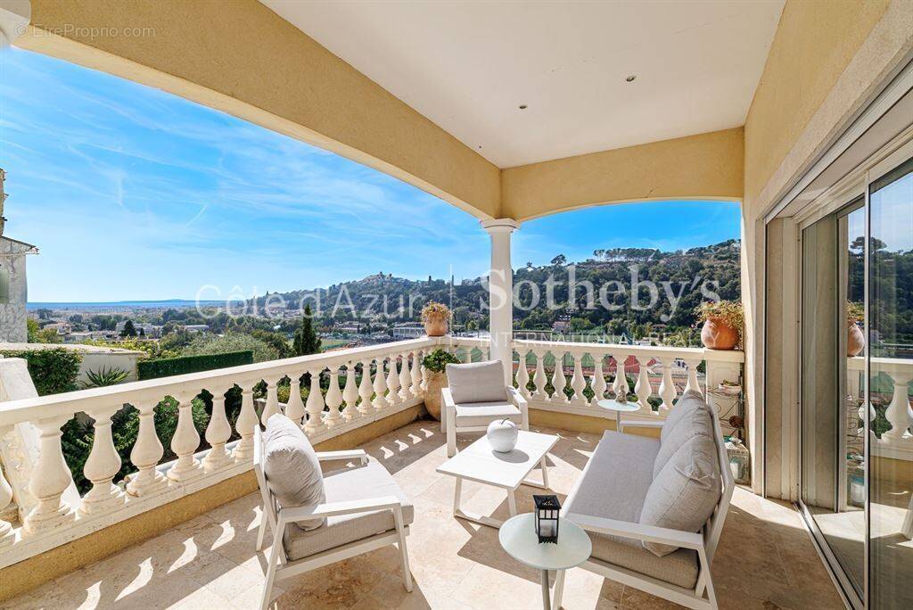 Maison à CAGNES-SUR-MER