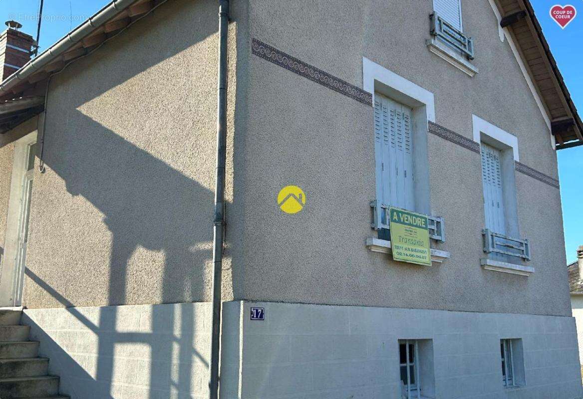 Maison à THEILLAY