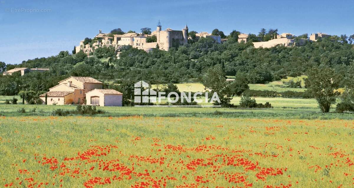 Maison à LUSSAN