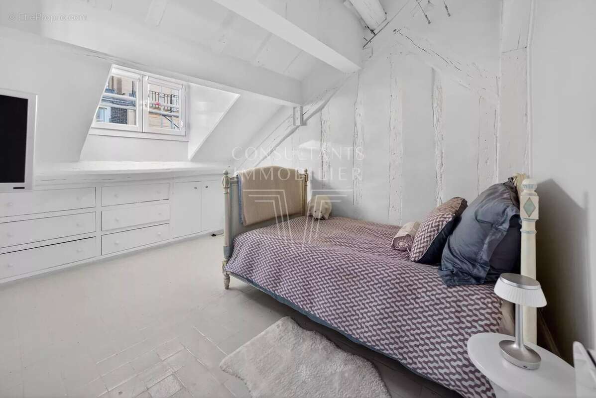 Appartement à PARIS-7E