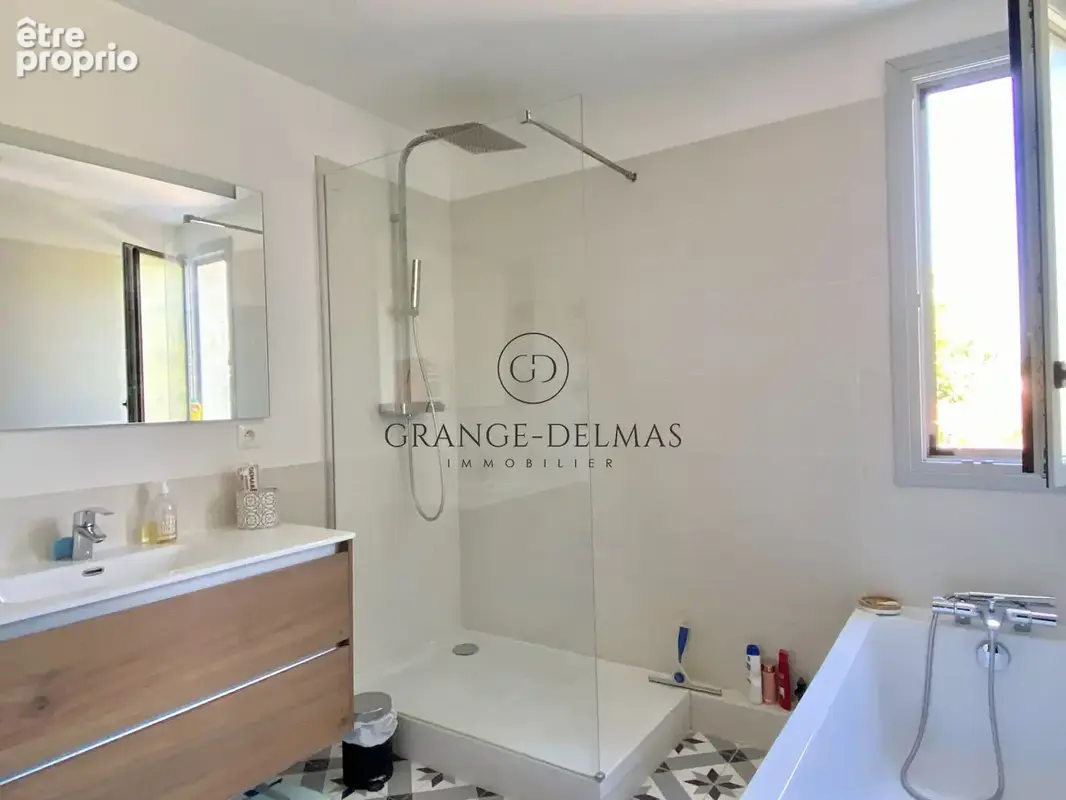 BORDEAUX - CAUDÉRAN  CENTRE - Appartement rénové  avec ascenseur, 3 chambres, terrasse et garage - photo 13