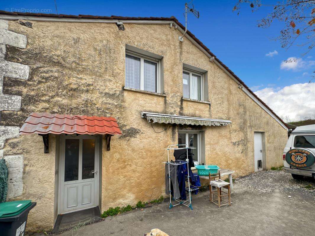 Maison à SAINT-ASTIER