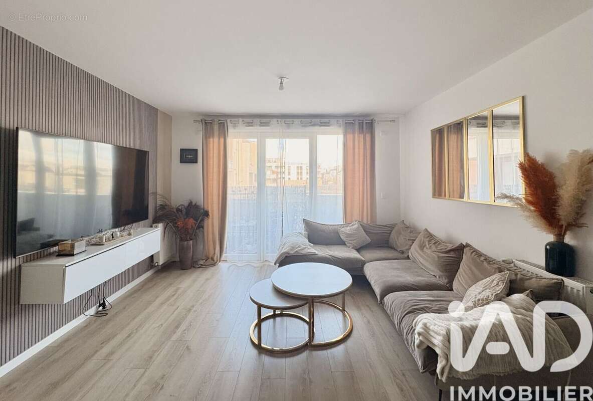 Photo 2 - Appartement à MOISSY-CRAMAYEL