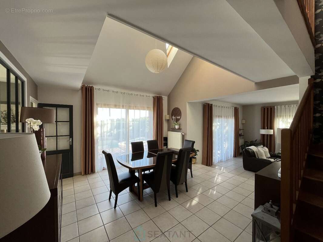 Maison à SAINTE-MARGUERITE-SUR-DUCLAIR