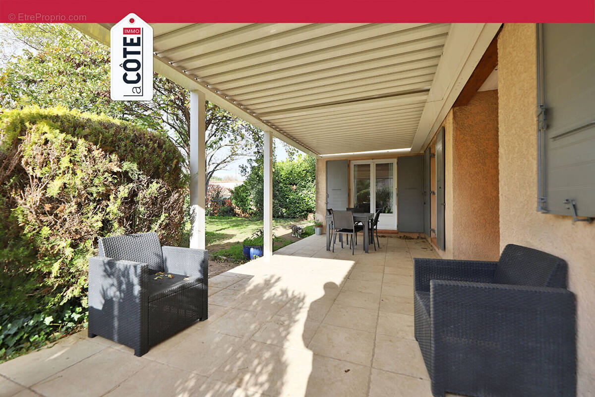 Maison à SAINT-VICTORET