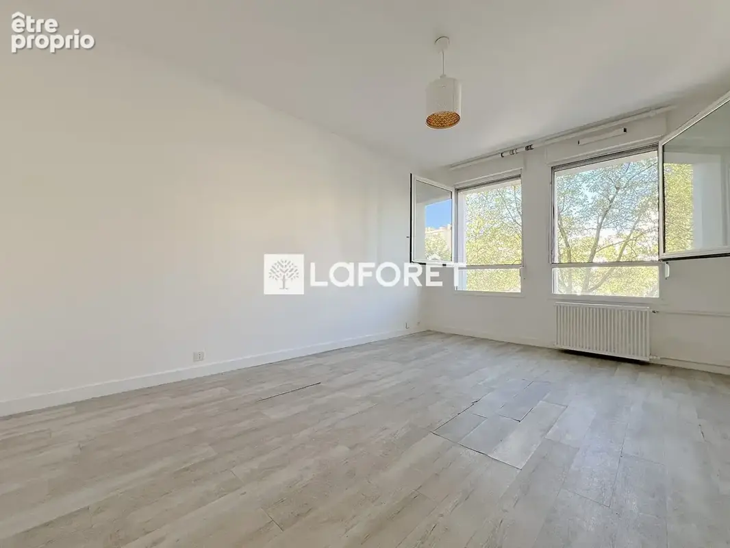 Appartement à MONTROUGE