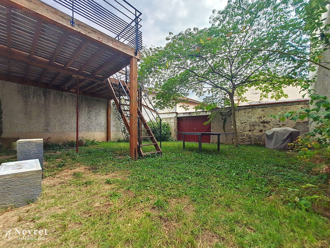Maison de ville 170m2 environ- 3 chambres+ 1 bureau- Garage- Jardin 150m2 environ - photo 11