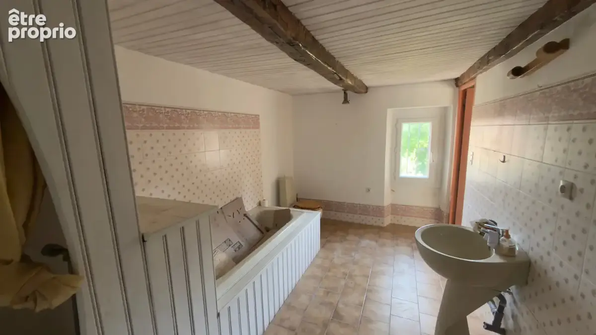 172 m2 - Grand potentiel - Toiture neuve - 10 couchages - Jardinet - photo 10
