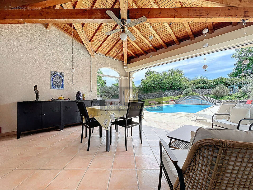 Maison à MALEMORT-DU-COMTAT