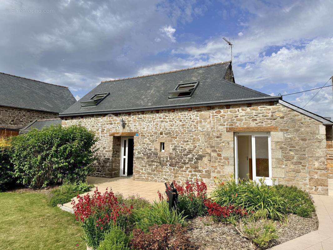 Ensemble immobilier de caractère au cœur de la campagne de Plestan - photo 7