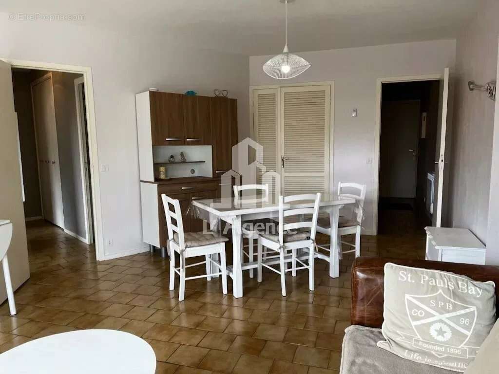 Appartement à VAUX-SUR-MER