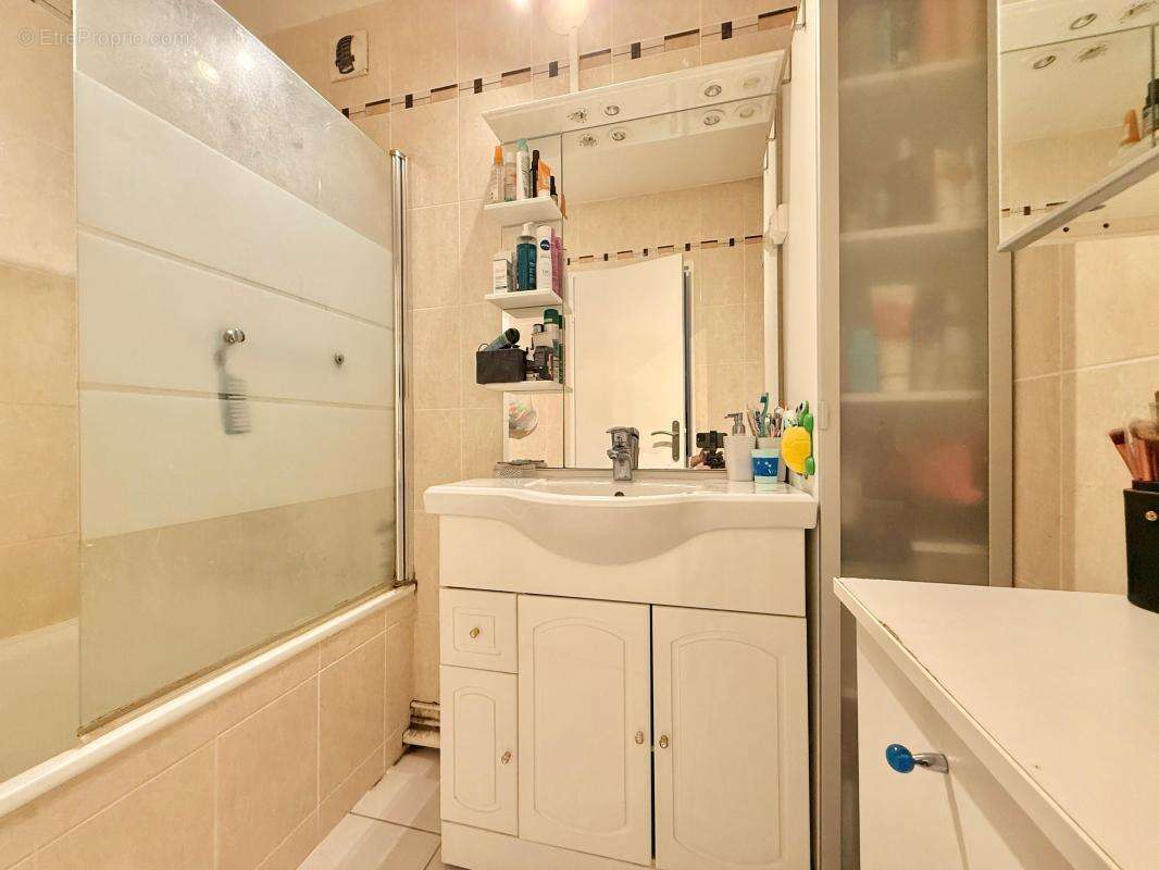 Appartement T4 - 2 chambres - balcon et parking privatif - photo 11