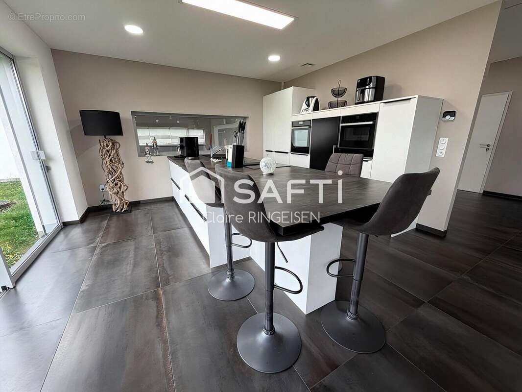 Maison 242 m² à Grundviller  - photo 4