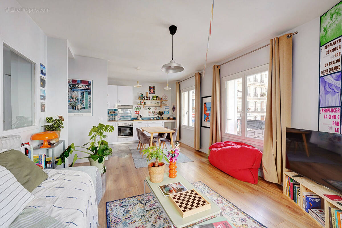 Appartement à PARIS-18E