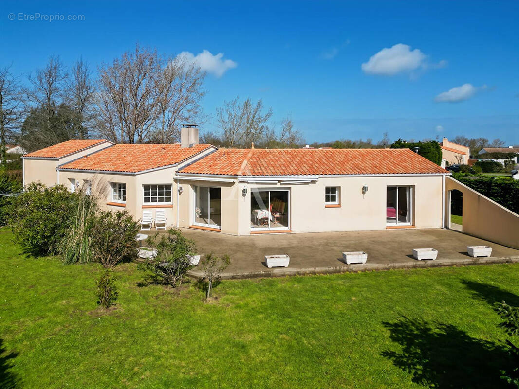 Maison à LE PERRIER
