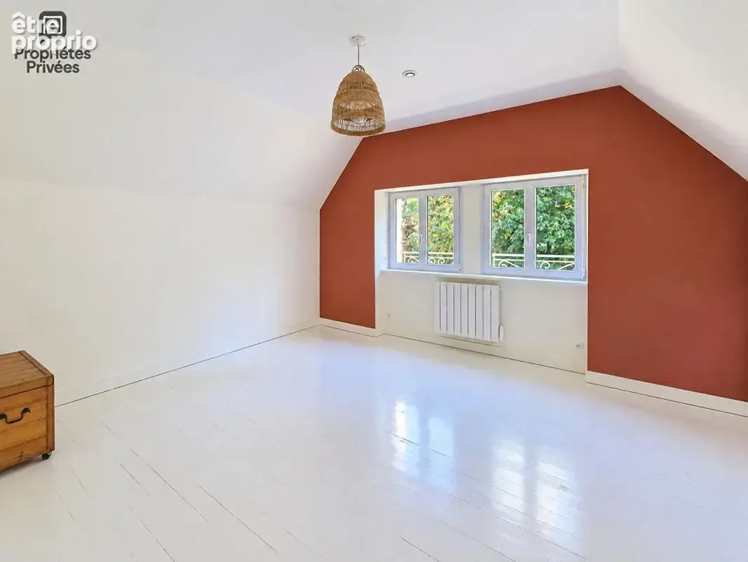 Maison de caractère rénovée avec terrain constructible de 2 959 m² et vue dégagée - photo 13