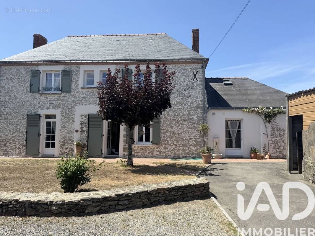 Photo 1 - Maison à SAINT-MICHEL-CHEF-CHEF