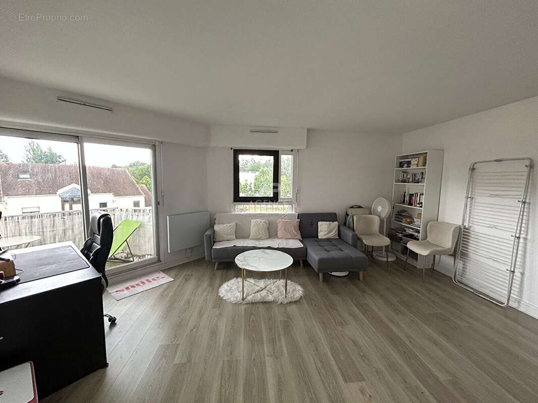 Appartement à VERNEUIL-SUR-SEINE