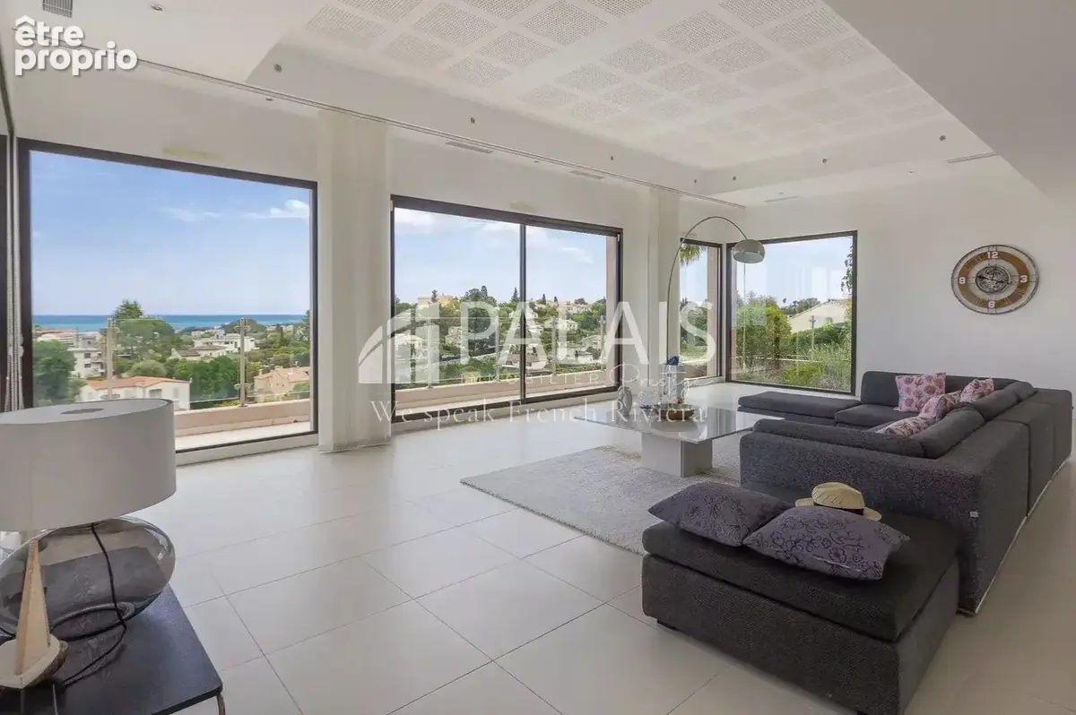 ANTIBES – RASTINES // Villa Contemporaine 240 m² – Jardin – Piscine – Vue Panoramique - photo 5