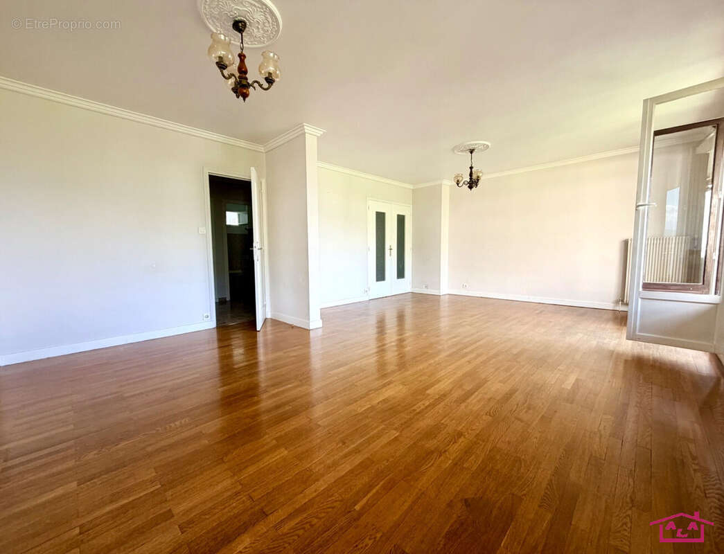 Appartement à MEYLAN
