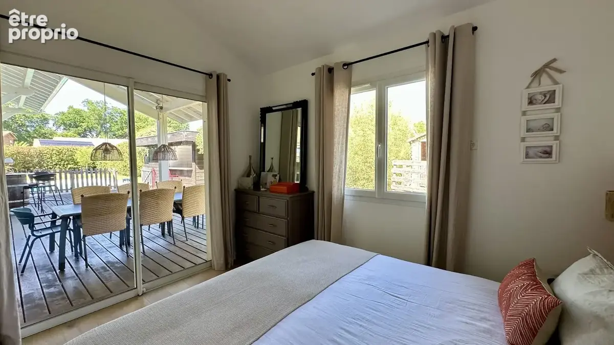 Villa contemporaine de 6 pieces de 133 m2 avec piscine et garage - photo 11