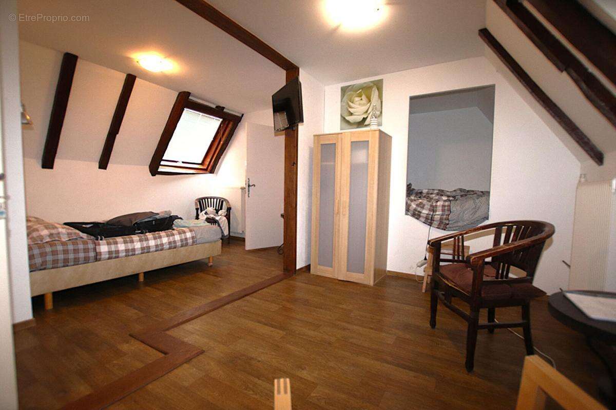 Appartement à SAINTE-GENEVIEVE-SUR-ARGENCE