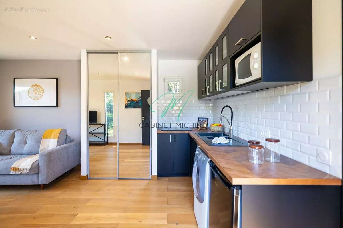 Maison à ROQUEFORT-LES-PINS