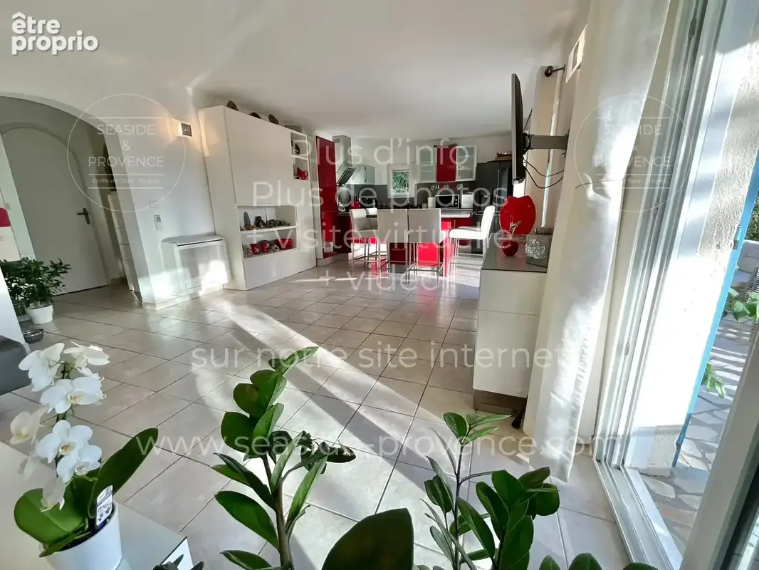 Maison avec piscine et vue dégagée au Plan-de-la-Tour - photo 3