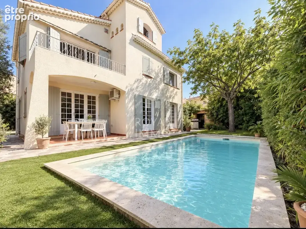 Maison à HYERES