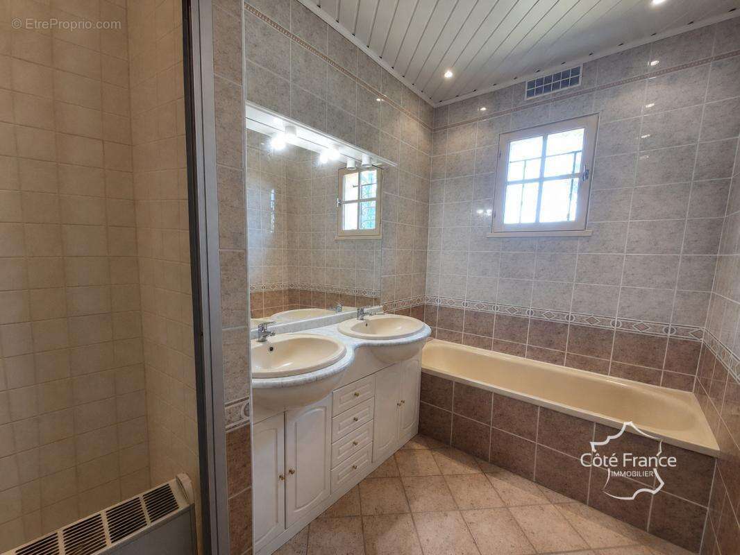 Maison 4 chambres et piscine sur grand terrain constructible - photo 8