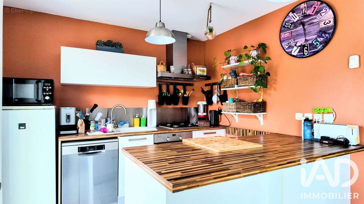 Maison 88 m² à Bonson  - photo 7