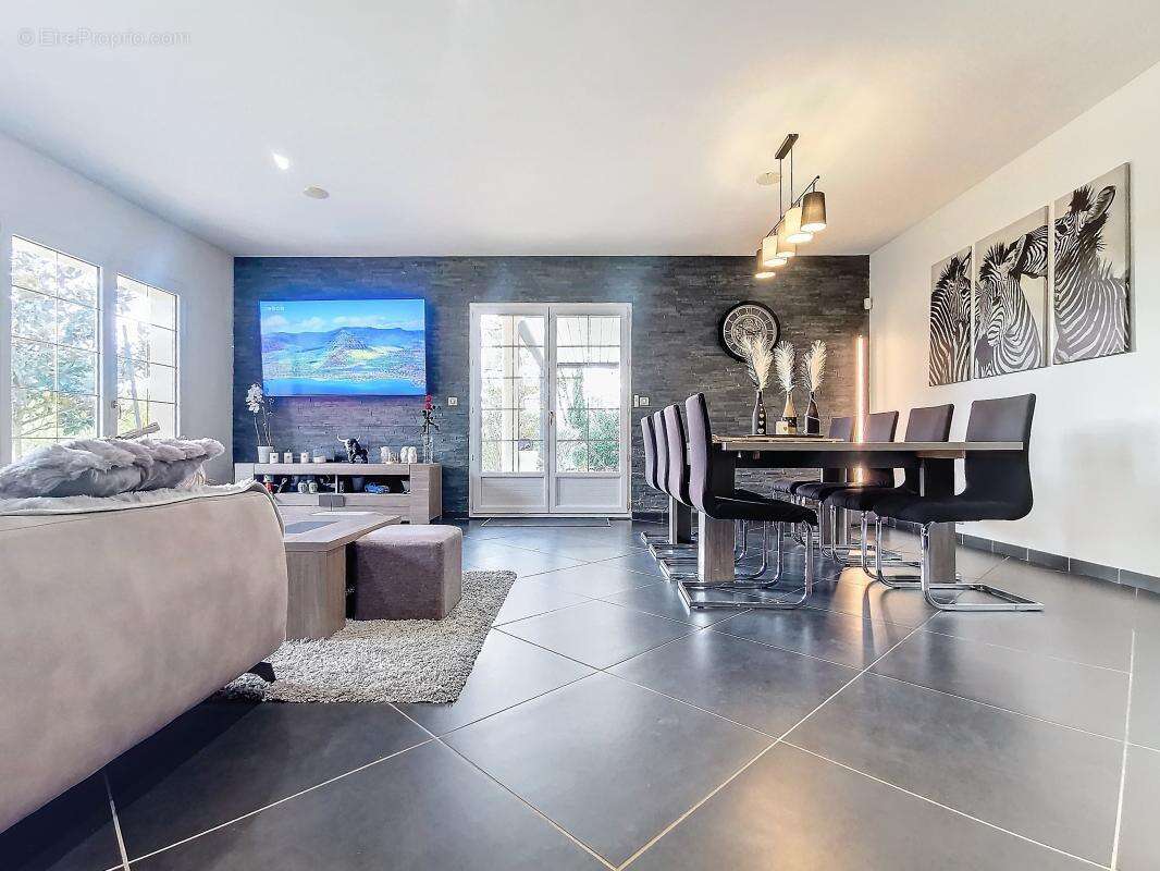 Maison à SAINT-GEORGES-D&#039;ESPERANCHE