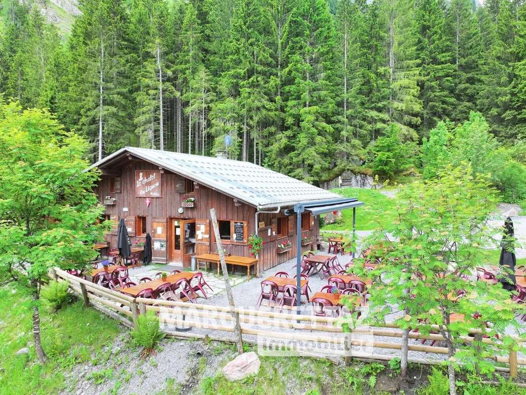 Commerce à SIXT-FER-A-CHEVAL