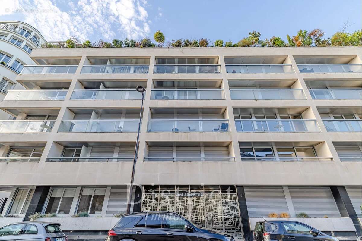 Appartement à PARIS-7E