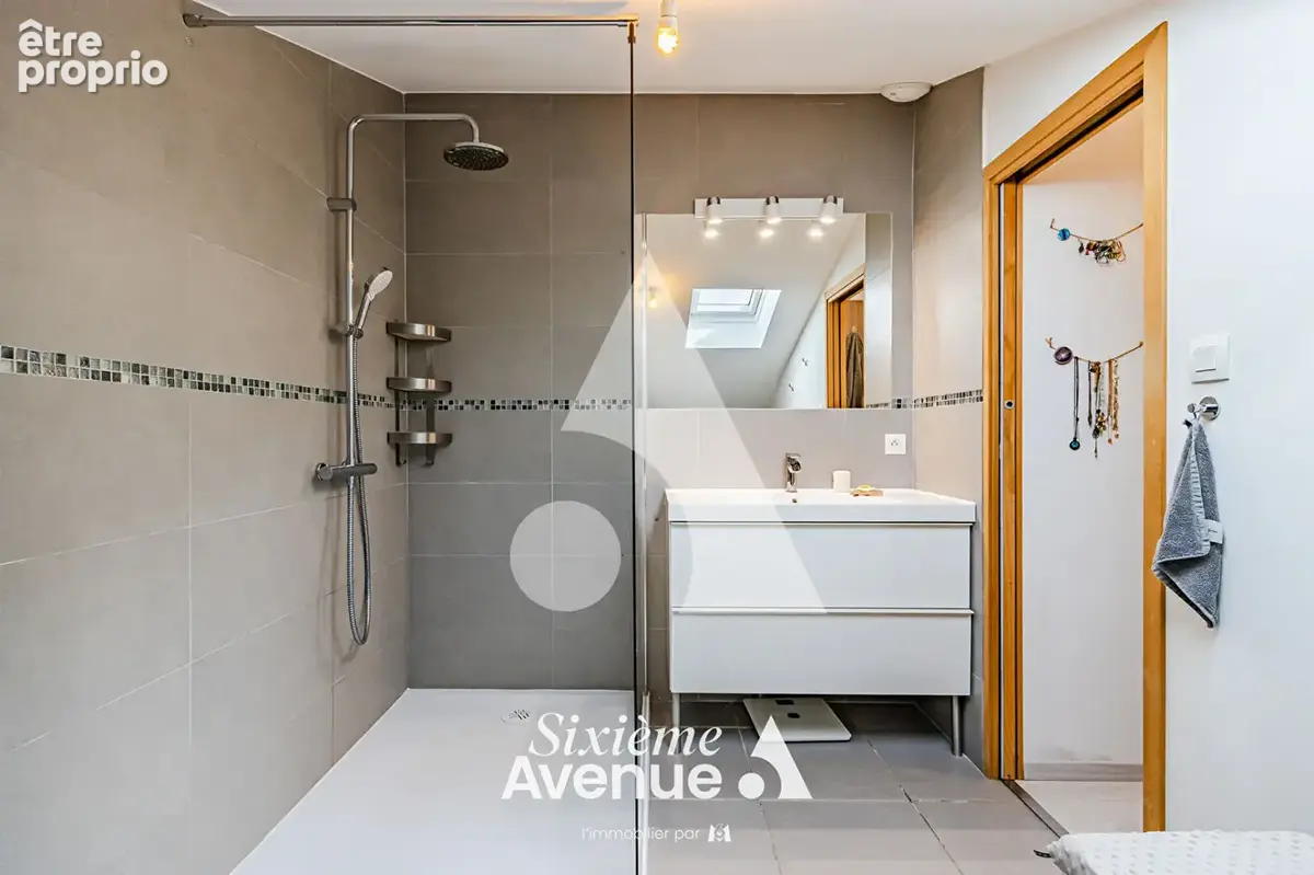 Ancien cuvage rénové de 186 m² au coeur de Charnay, Piscine, 5 chambres, Vue remarquable - photo 15