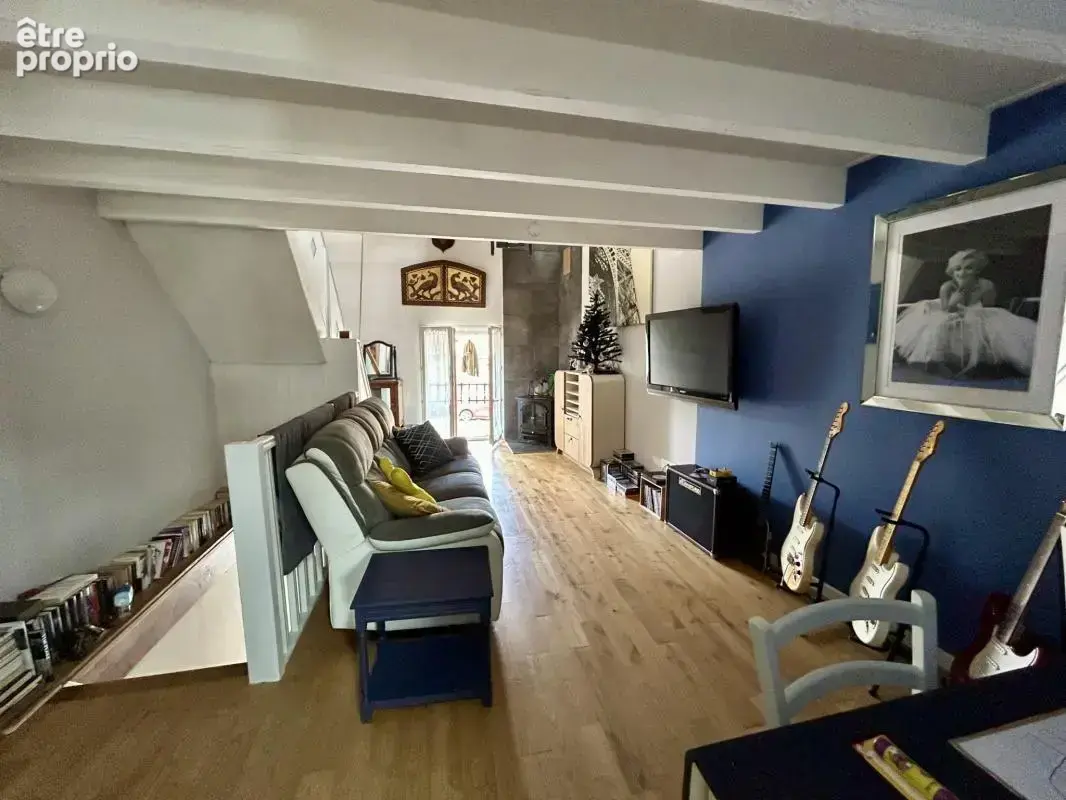 Maison de Village Rénovée de 4 Chambres avec Appartement Ind - photo 14