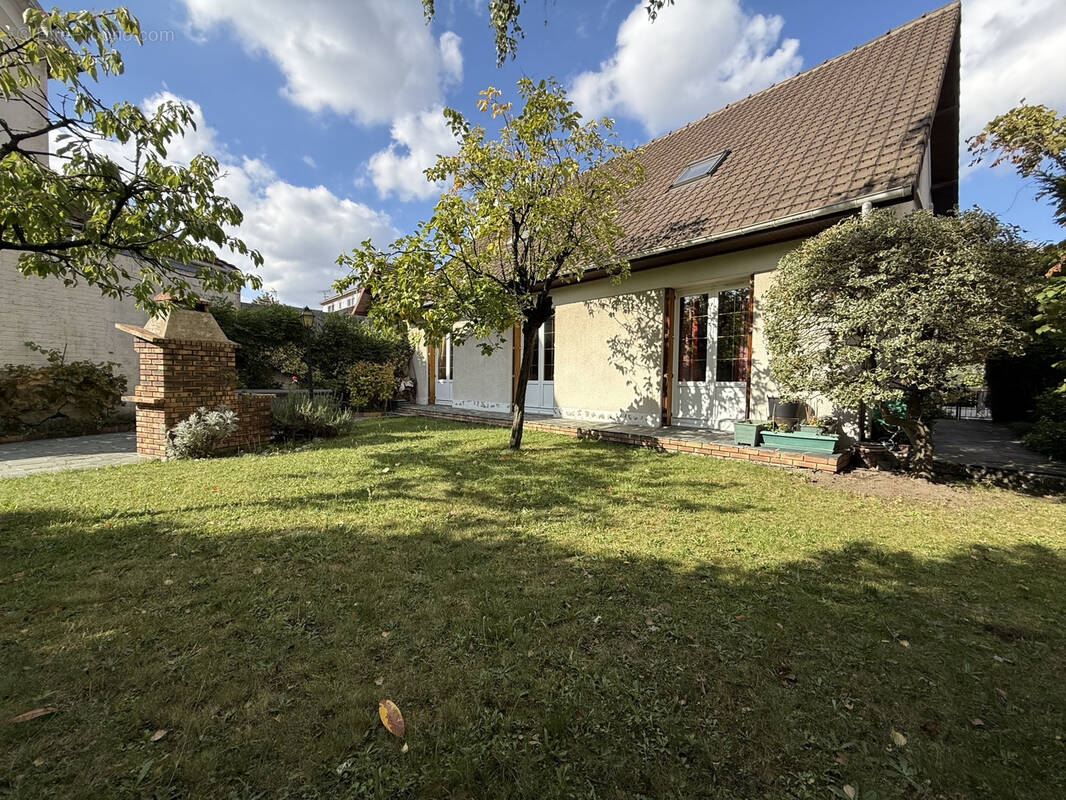 Maison à LE BLANC-MESNIL