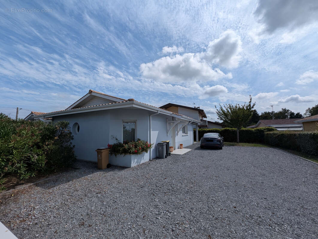 Commerce à GUJAN-MESTRAS