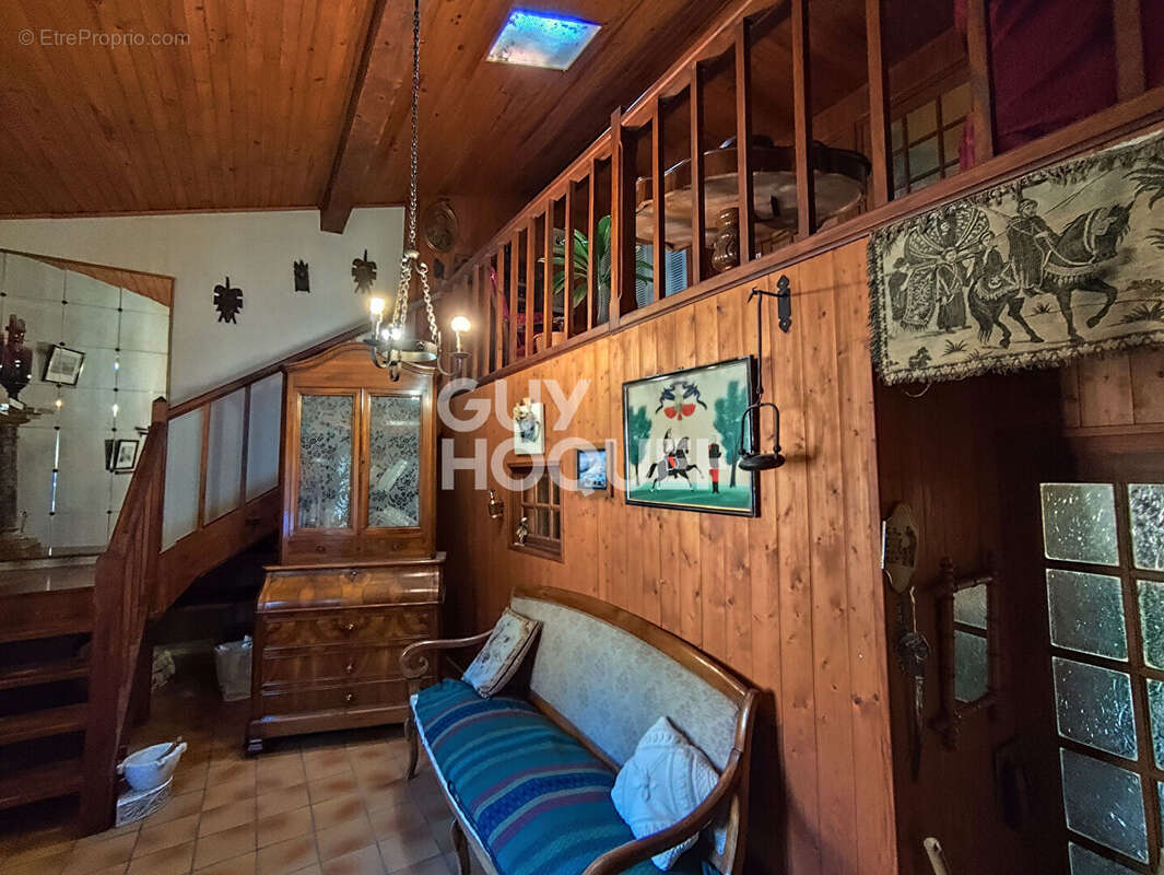 Maison à SAINT-GEORGES-EN-COUZAN