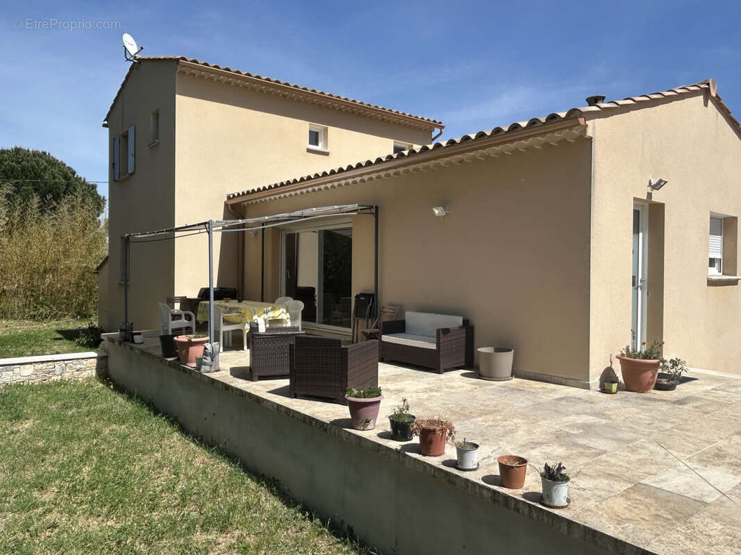 Maison à SAINT-QUENTIN-LA-POTERIE