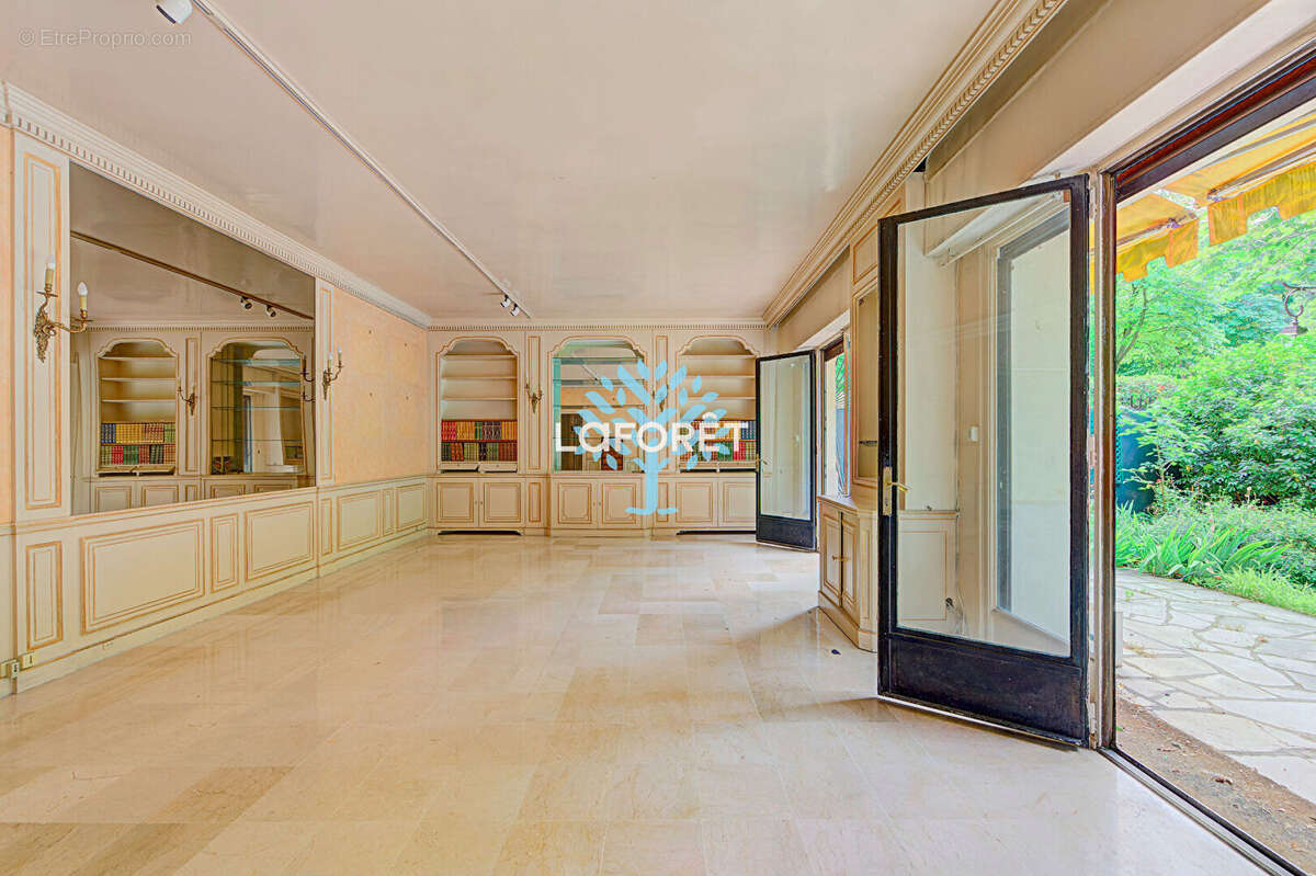 Appartement à NEUILLY-SUR-SEINE