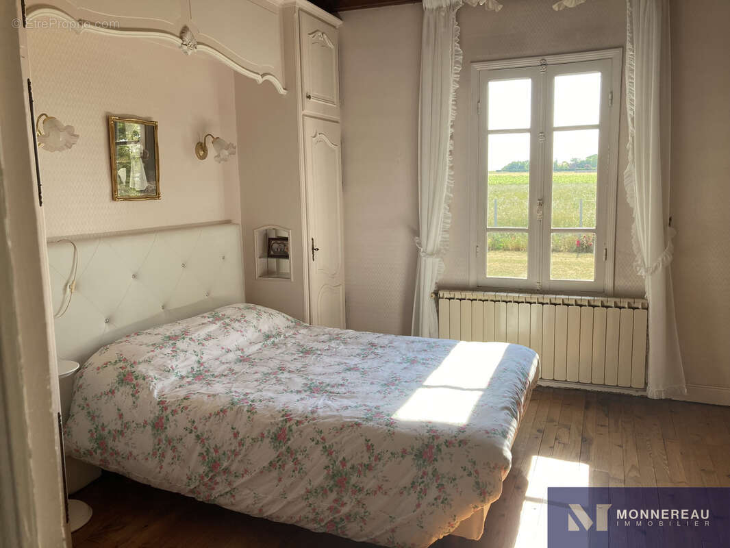 Maison à ROULLET-SAINT-ESTEPHE