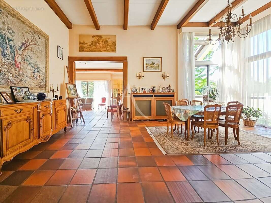 Maison à AUVERS-SUR-OISE