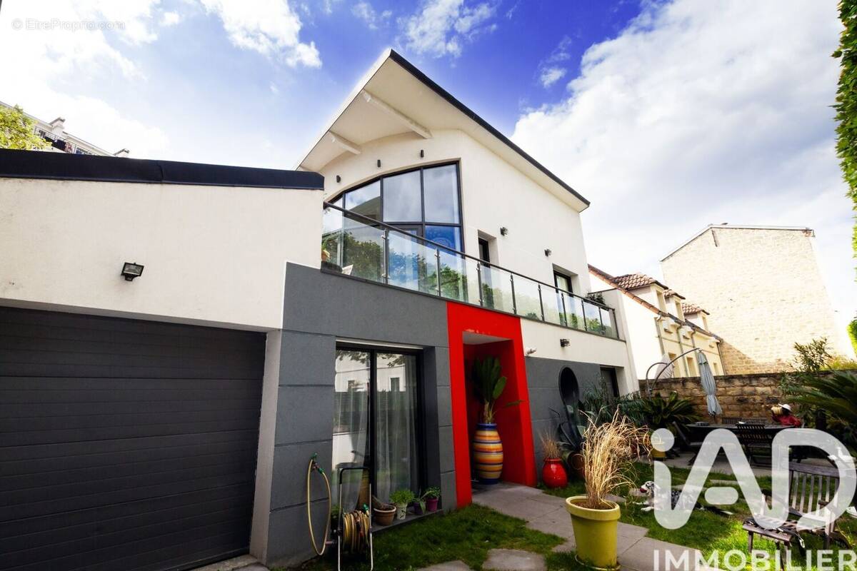 Photo 1 - Maison à LA GARENNE-COLOMBES