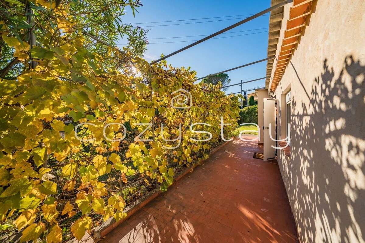 Maison à MANDELIEU-LA-NAPOULE