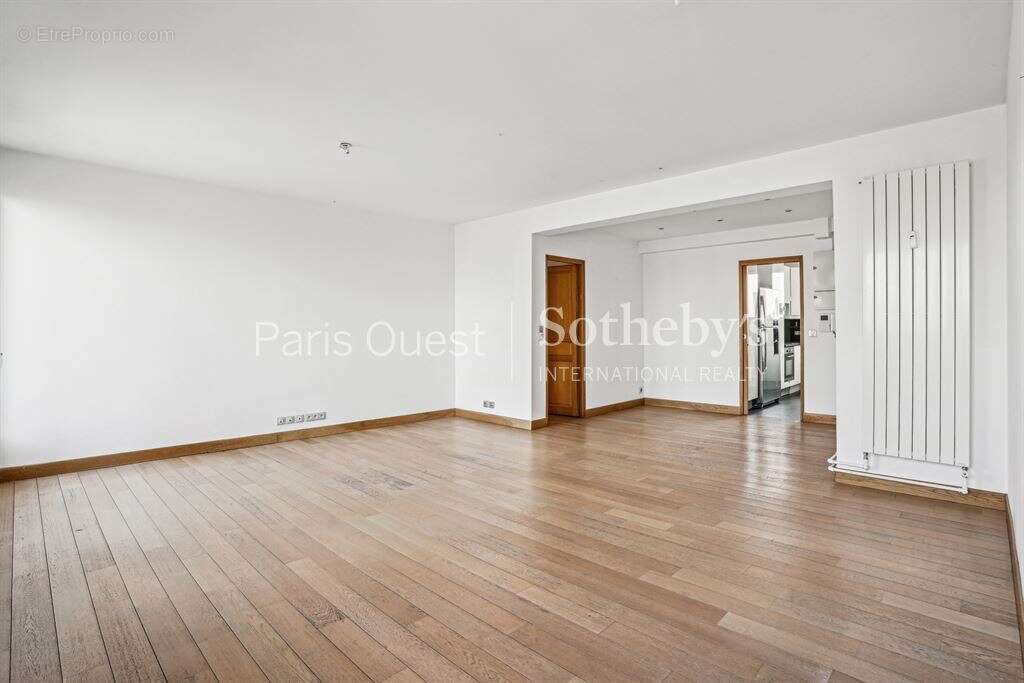 Appartement à NEUILLY-SUR-SEINE