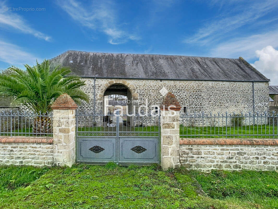 Maison à PICAUVILLE