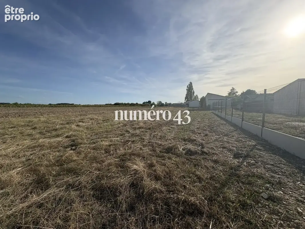 Terrain 2 003 m² à vendre à Portets (33640) - photo 2