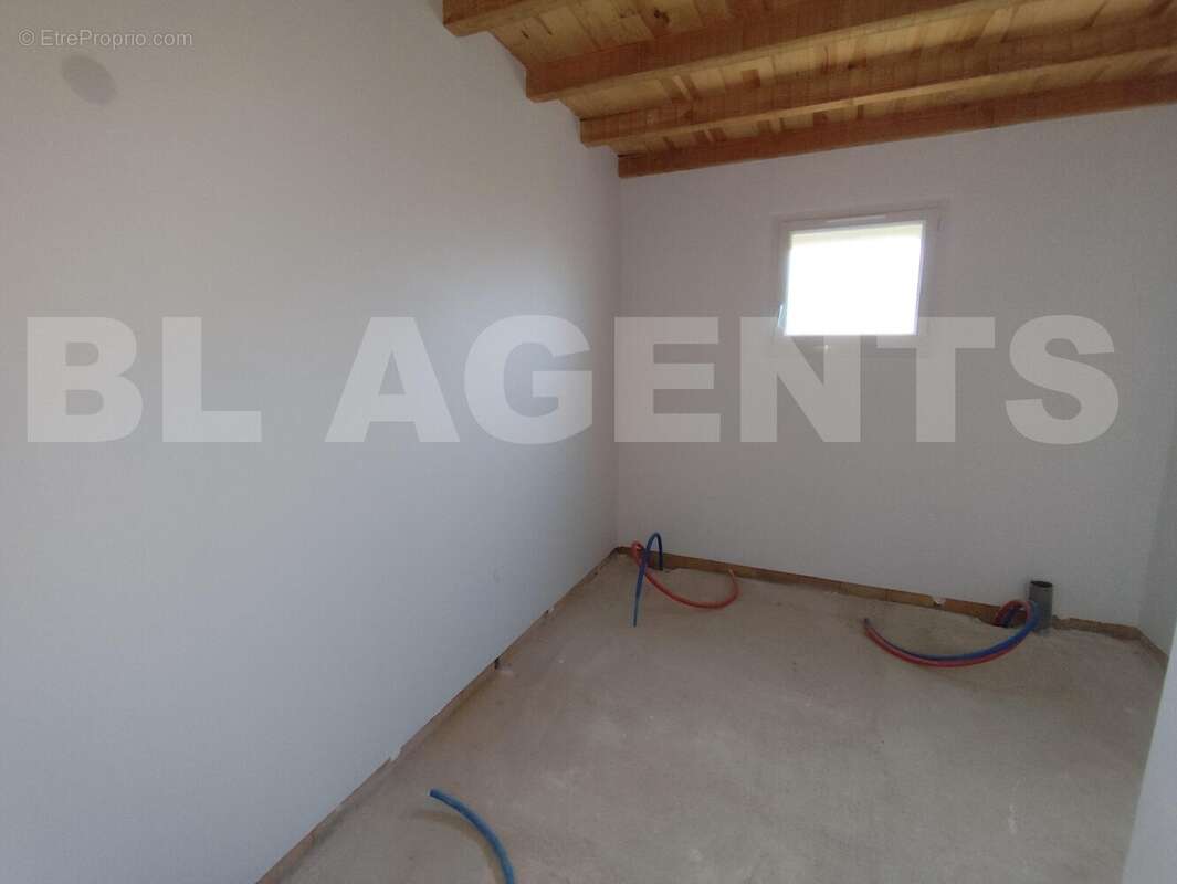 IMG_20251120_093751 - Maison à VENES